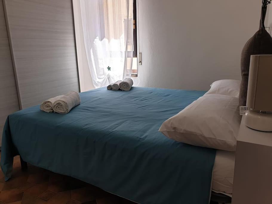 Seduti Di Fronte Al Mare Alghero