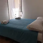Seduti Di Fronte Al Mare